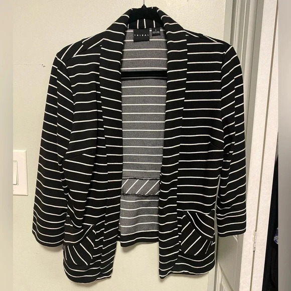 💚 Tribal | Black blazer with white stripes - pockets - size 6 - Picture 1 of 9